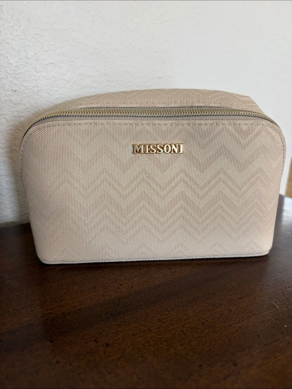 Missoni for Delta Beige Chevron Travel Toiletry Pouch with socks